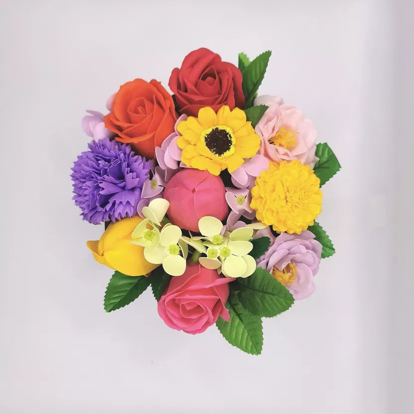 COMPOSITION EN FLEUR DE SAVON MULTICOLORS